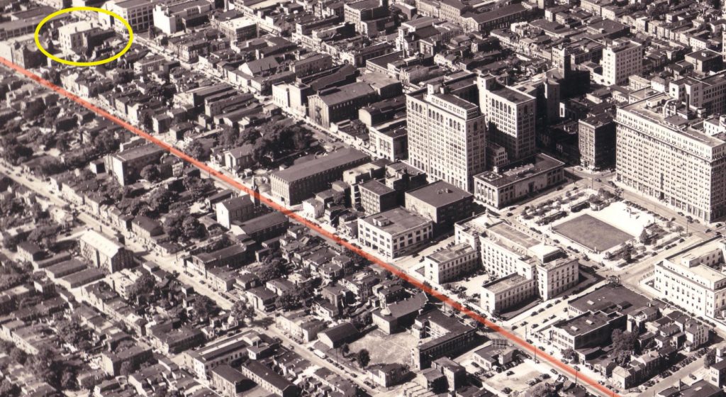 French Street (highlighted) with Rodney Square and Hotel du Pont far right. Circled at far left is the Old Customs House on 5th and King Streets. Dallin Aerial Survey, 1939. (Courtesy of Hagley Library and Museum)